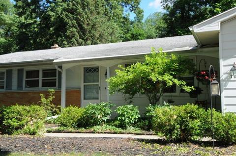 709 E North Dr, Marshall, MI 49068 photo 2