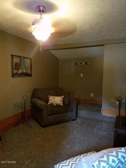 356 E Washington St, Pewamo, MI 48873 photo 9