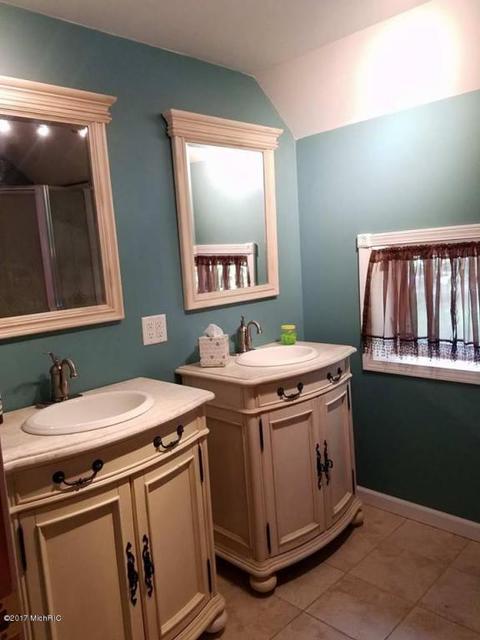 356 E Washington St, Pewamo, MI 48873 photo 17