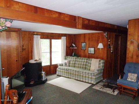 1302 Blacksmith Ln, White Cloud, MI 49349 photo 4