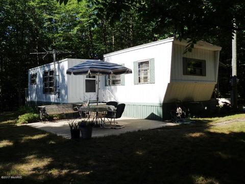 1302 Blacksmith Ln, White Cloud, MI 49349 photo 1