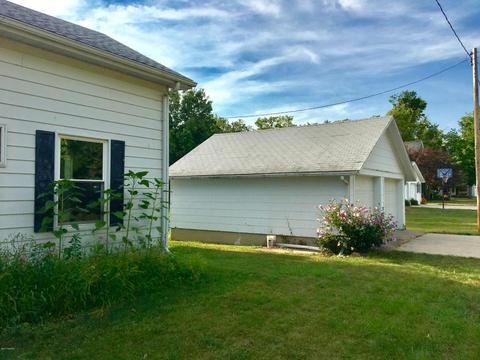 121 E Walnut St, Carson City, MI 48811 photo 6