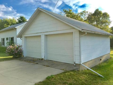 121 E Walnut St, Carson City, MI 48811 photo 9