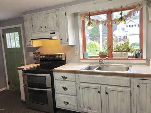 121 E Walnut St, Carson City, MI 48811 photo 12