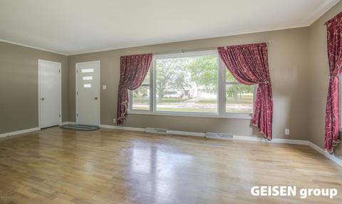 847 Harrison St, Belding, MI 48809 photo 3