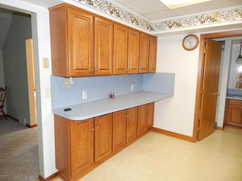 60 E Mark St, Sparta, MI 49345 photo 5