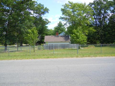 345 Lake St, Baldwin, MI 49304 photo 3