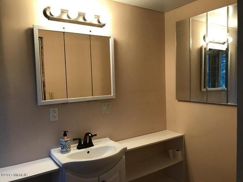 322 E Spruce, Marshall, MI 49068 photo 16