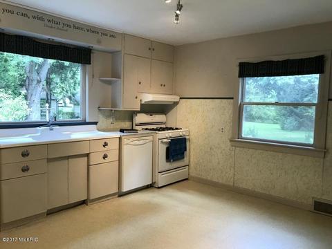 322 E Spruce, Marshall, MI 49068 photo 27