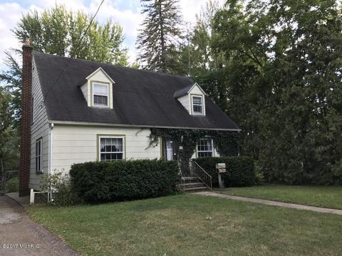 322 E Spruce, Marshall, MI 49068 photo 2