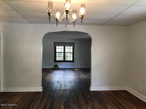 322 E Spruce, Marshall, MI 49068 photo 8