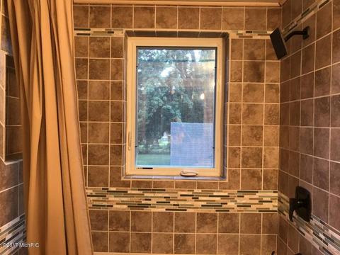 322 E Spruce, Marshall, MI 49068 photo 18