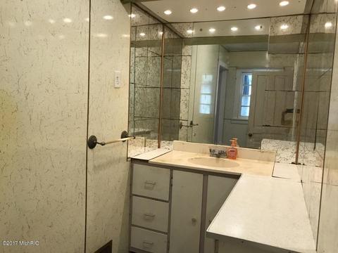 322 E Spruce, Marshall, MI 49068 photo 13