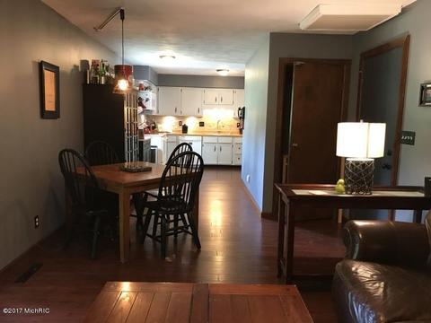1042 Rose St, Marshall, MI 49068 photo 7