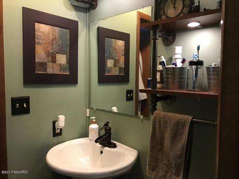 1042 Rose St, Marshall, MI 49068 photo 15