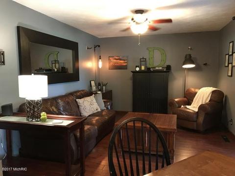 1042 Rose St, Marshall, MI 49068 photo 6