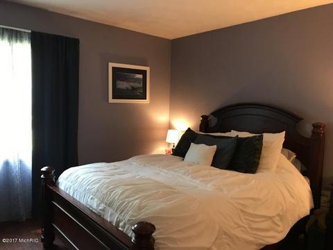 1042 Rose St, Marshall, MI 49068 photo 13
