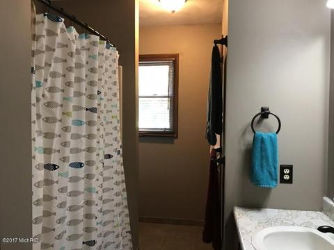 1042 Rose St, Marshall, MI 49068 photo 12