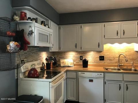 1042 Rose St, Marshall, MI 49068 photo 8
