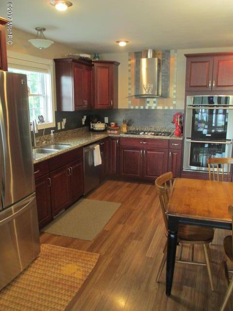 5563 Paradise Dr, Reading, MI 49274 photo 3