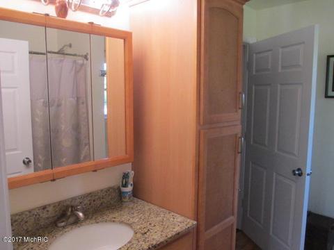 5563 Paradise Dr, Reading, MI 49274 photo 14