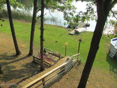 5704 Ridge Dr, Reading, MI 49274 photo 3