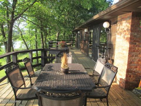 5704 Ridge Dr, Reading, MI 49274 photo 2