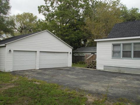 516 Merrick St, Belding, MI 48809 photo 3