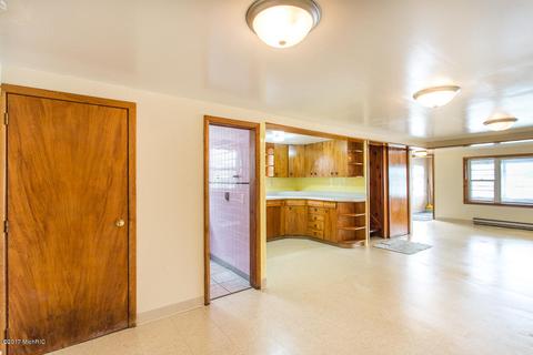 129 Highland Dr, Jackson, MI 49201 photo 8