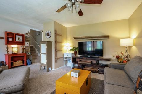 255 13th St, Plainwell, MI 49080 photo 4