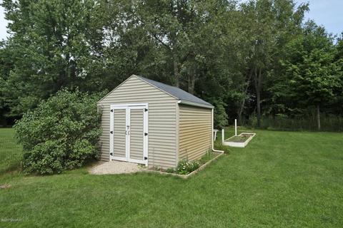 255 13th St, Plainwell, MI 49080 photo 22