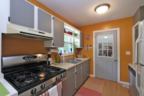255 13th St, Plainwell, MI 49080 photo 6