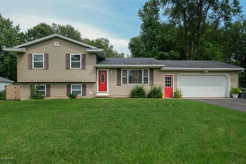 255 13th St, Plainwell, MI 49080 photo 1