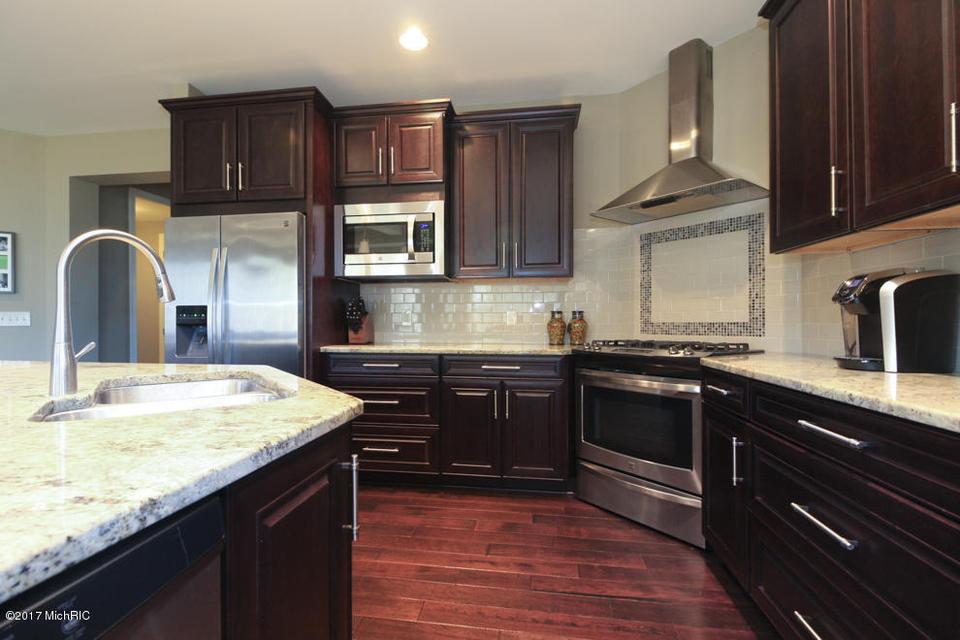  8854 Oak Meadow Cv, Portage, MI 49024 photo 13