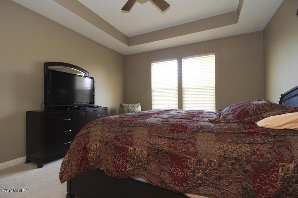  8854 Oak Meadow Cv, Portage, MI 49024 photo 17