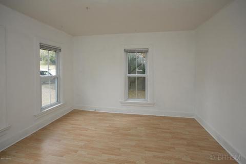 890 E Michigan Ave, Marshall, MI 49068 photo 4