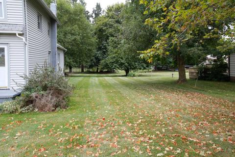 890 E Michigan Ave, Marshall, MI 49068 photo 3