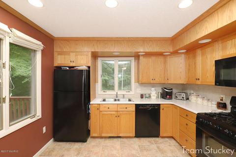 32 Jefferson, Newaygo, MI 49337 photo 10