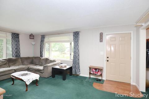 32 Jefferson, Newaygo, MI 49337 photo 5