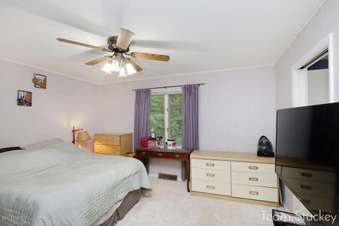 32 Jefferson, Newaygo, MI 49337 photo 17