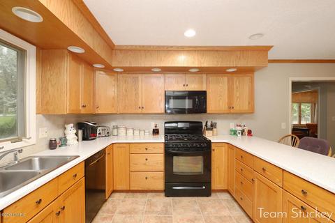 32 Jefferson, Newaygo, MI 49337 photo 11