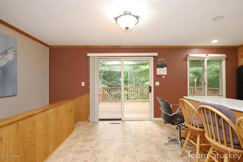 32 Jefferson, Newaygo, MI 49337 photo 14