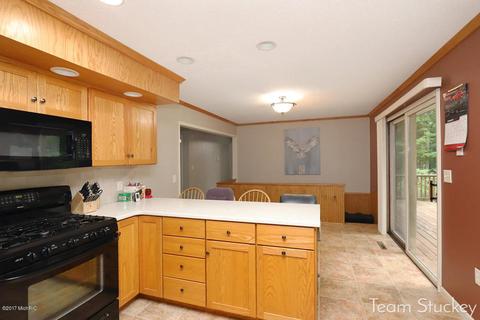 32 Jefferson, Newaygo, MI 49337 photo 12
