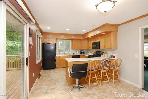 32 Jefferson, Newaygo, MI 49337 photo 13