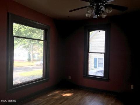 717 E Prospect St, Marshall, MI 49068 photo 5