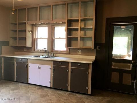 717 E Prospect St, Marshall, MI 49068 photo 2
