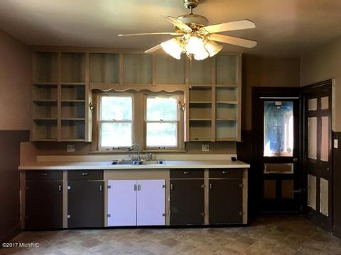 717 E Prospect St, Marshall, MI 49068 photo 4