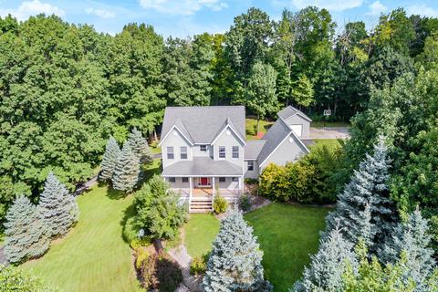 4069 Rabbit River Dr, Hamilton, MI 49419 photo 2