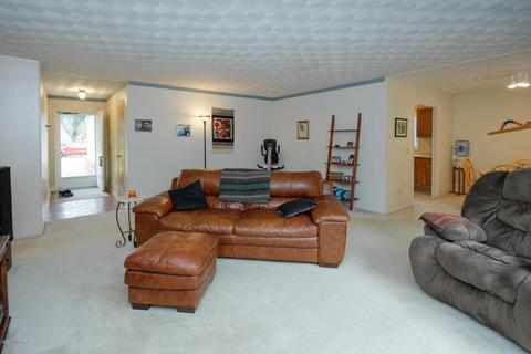 745 Thomas St, Plainwell, MI 49080 photo 6