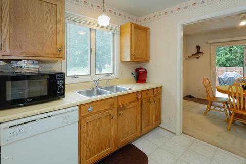 745 Thomas St, Plainwell, MI 49080 photo 8